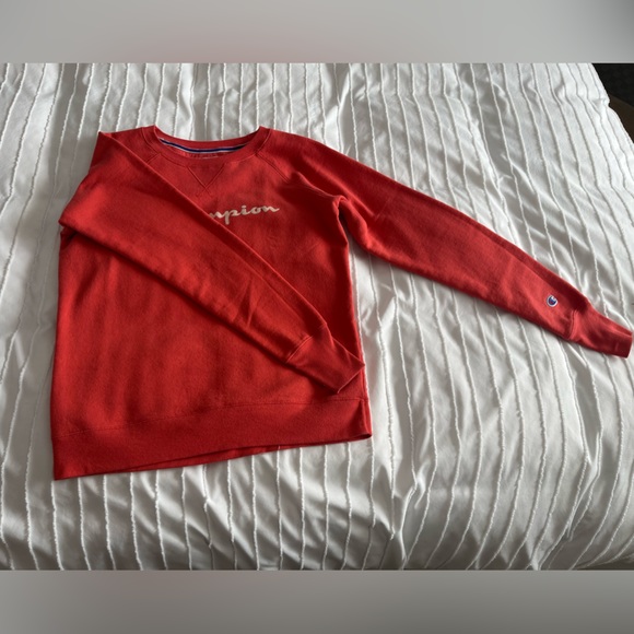 Red Champion Women’s Crewneck - Picture 1 of 1